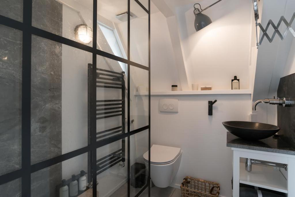 Two Bedroom Apartment In Historic Canalhouse From 1618 - City Centre Amsterdam Buitenkant foto