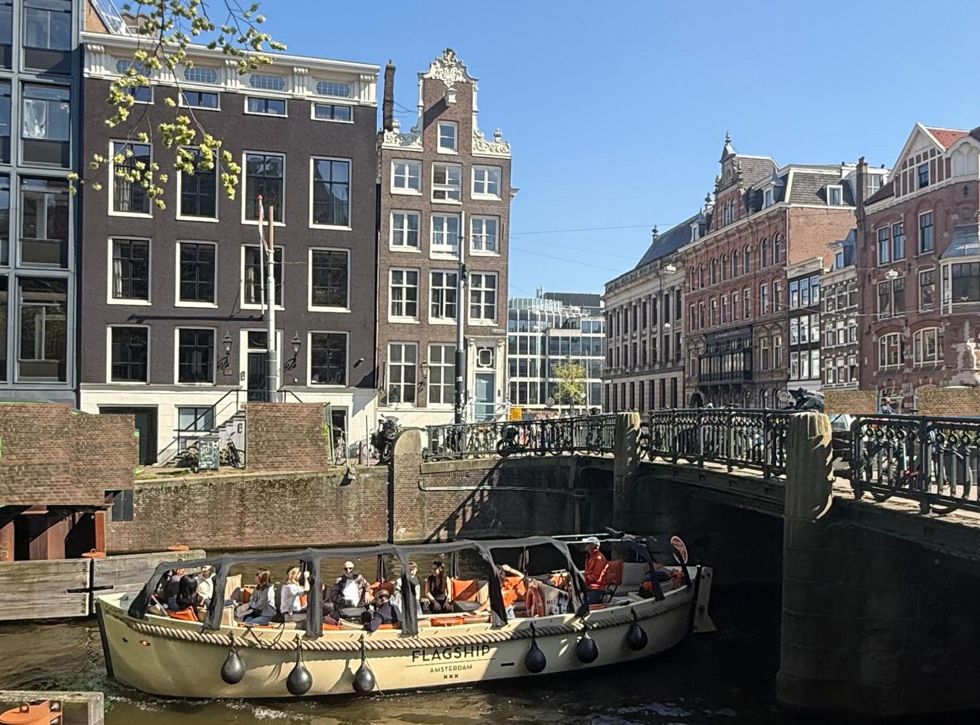 Two Bedroom Apartment In Historic Canalhouse From 1618 - City Centre Amsterdam Buitenkant foto